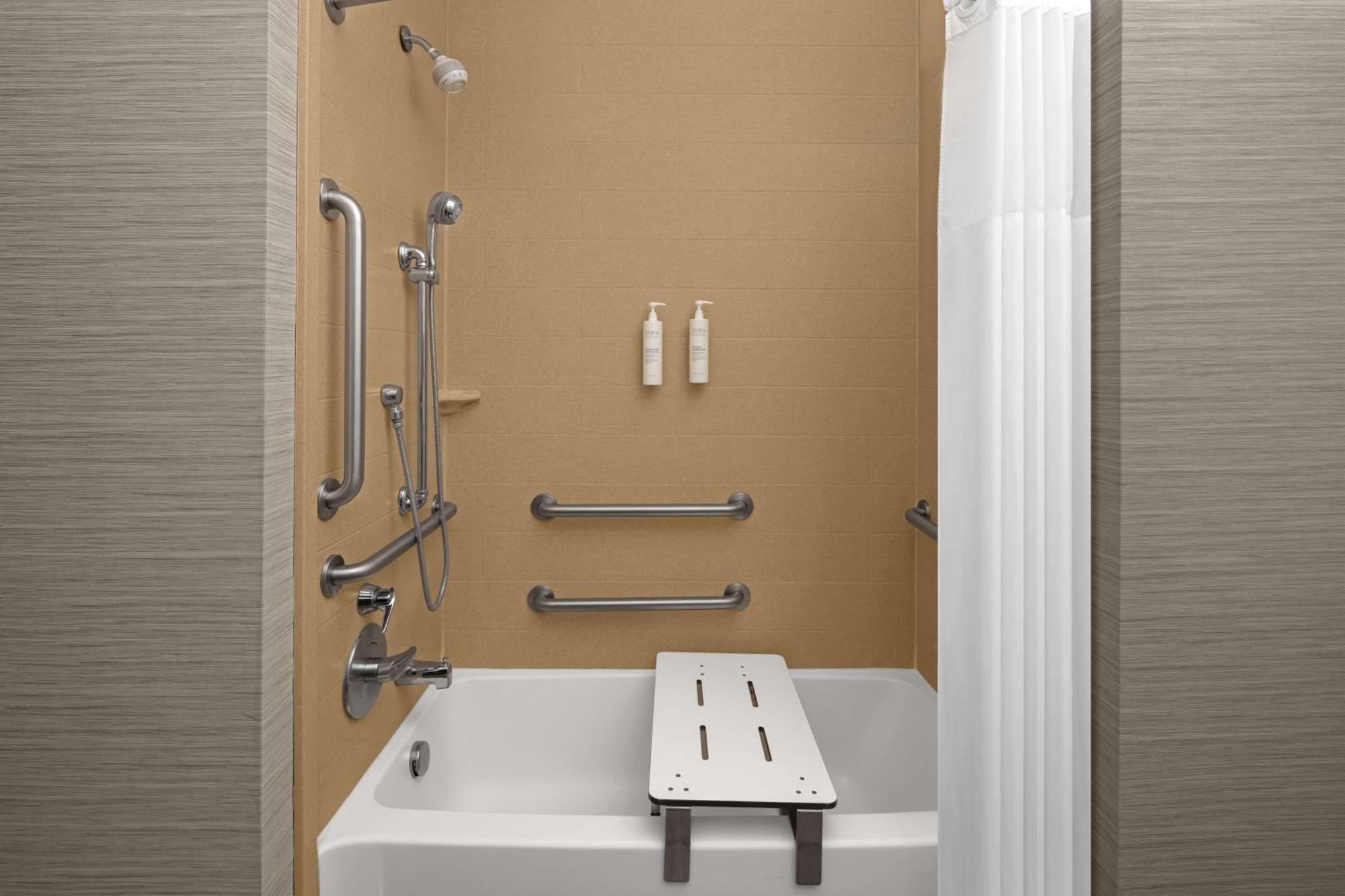 Chambre 2 Lits Queen-Size - Accessible aux Personnes à Mobilité Réduite et Adaptée aux Personnes Malentendantes - Non-Fumeurs
