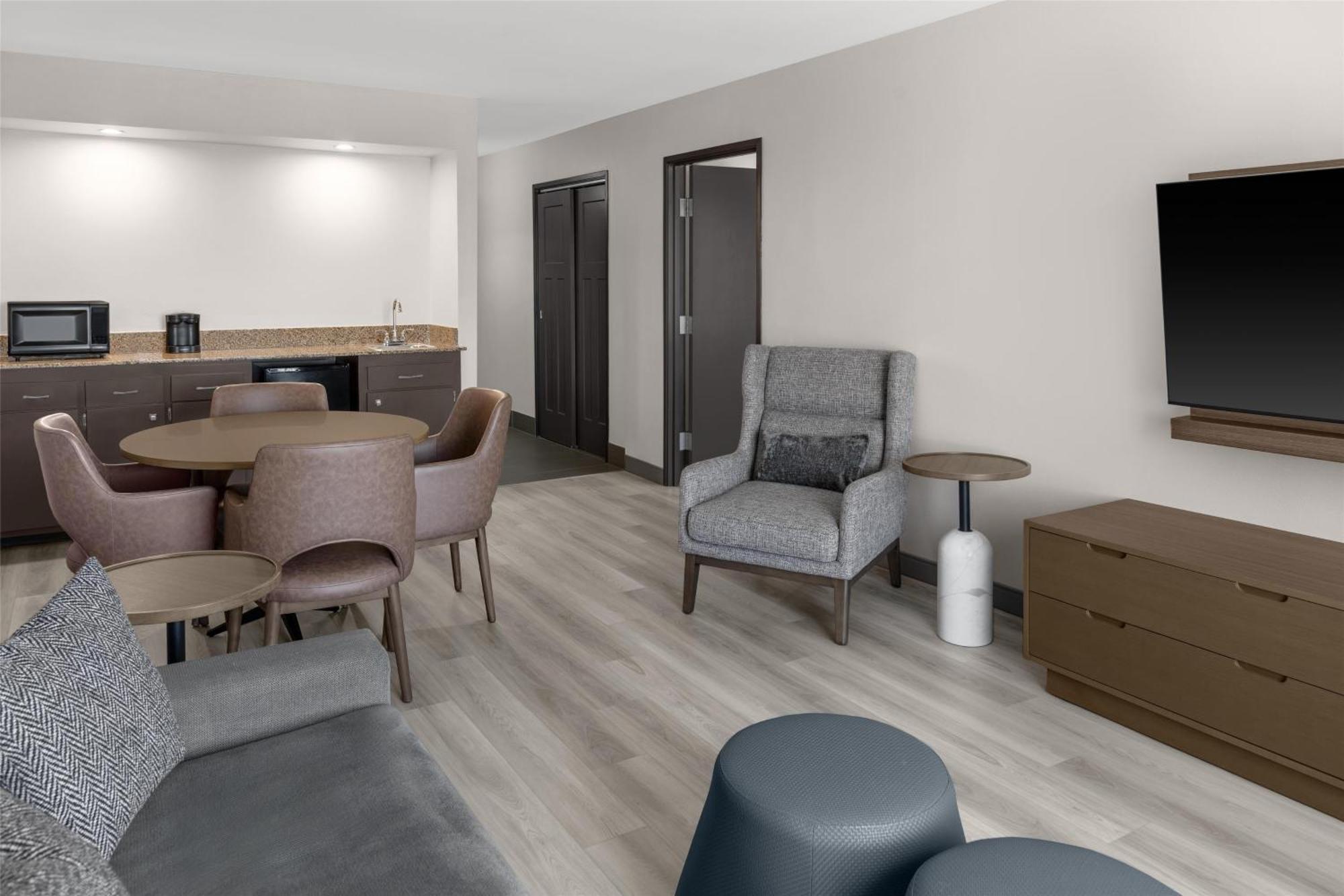 One-Bedroom Suite with Two Queen Beds and Sofa Bed